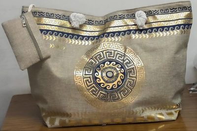 Тааран цүнх: хэмжээ урт нь 60см өргөн нь 40см /хүргэлт үнэгү